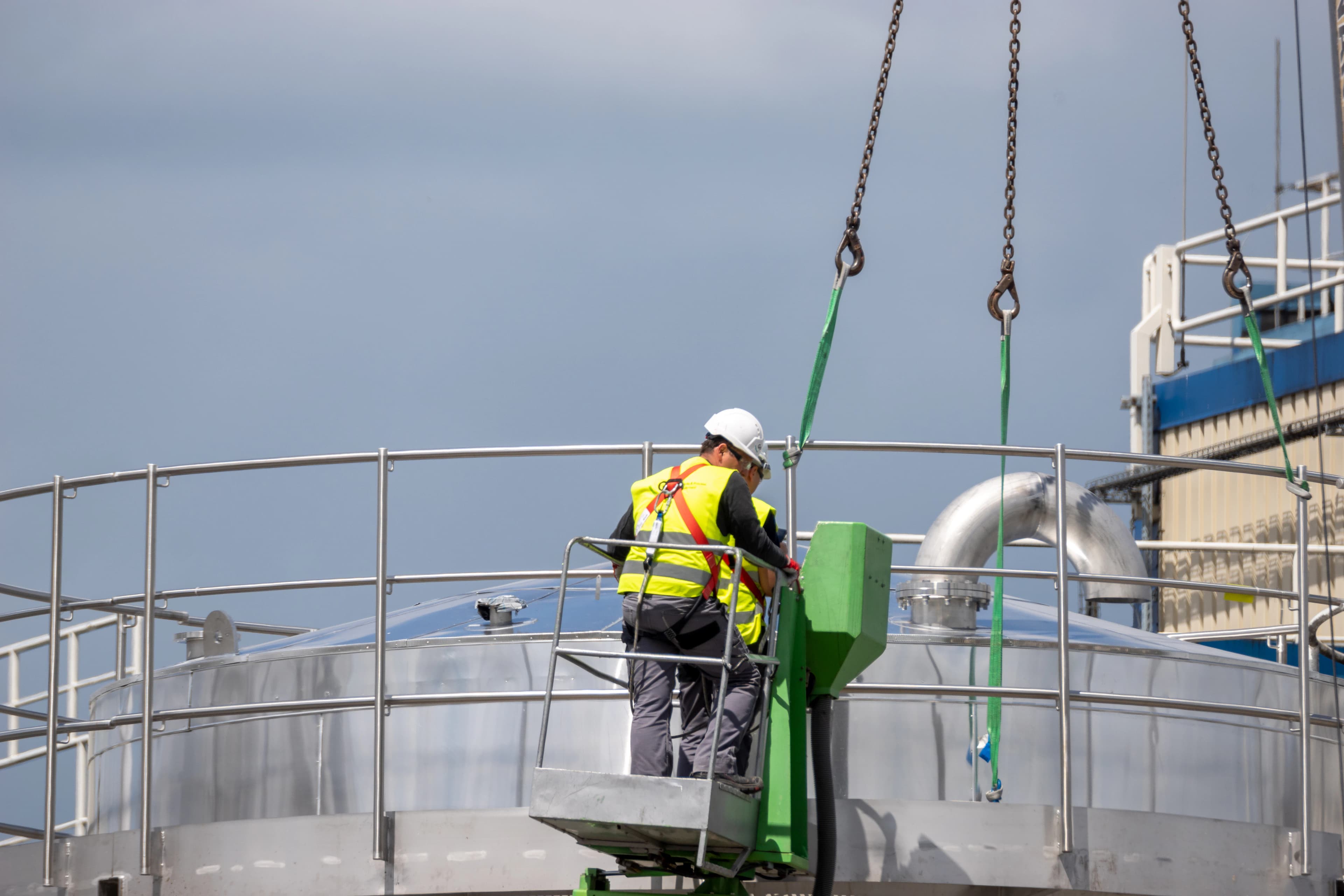 Construction safety lifting equipment
